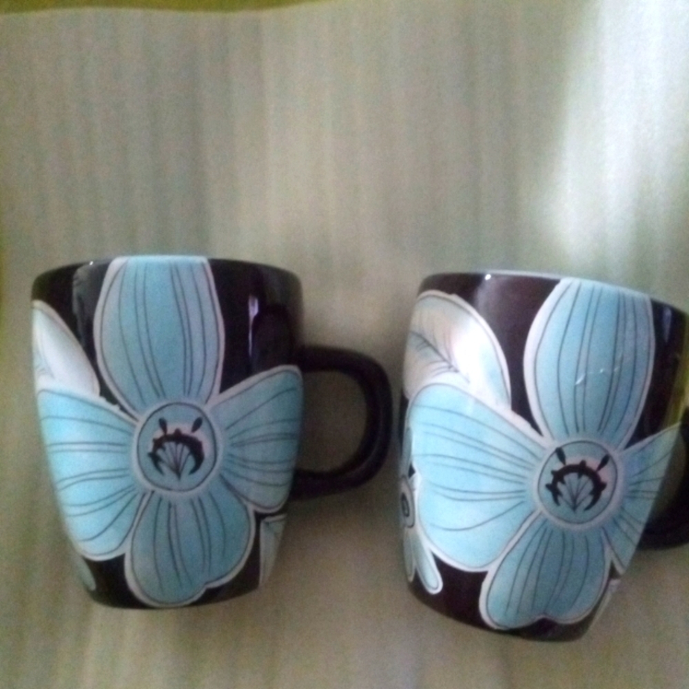 Laurie Gates Cafe Blues Floral Mugs 8 oz NWOT